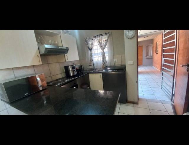 2 BEDROOM APARTMENT FOR SALE IN ESTHER PARK